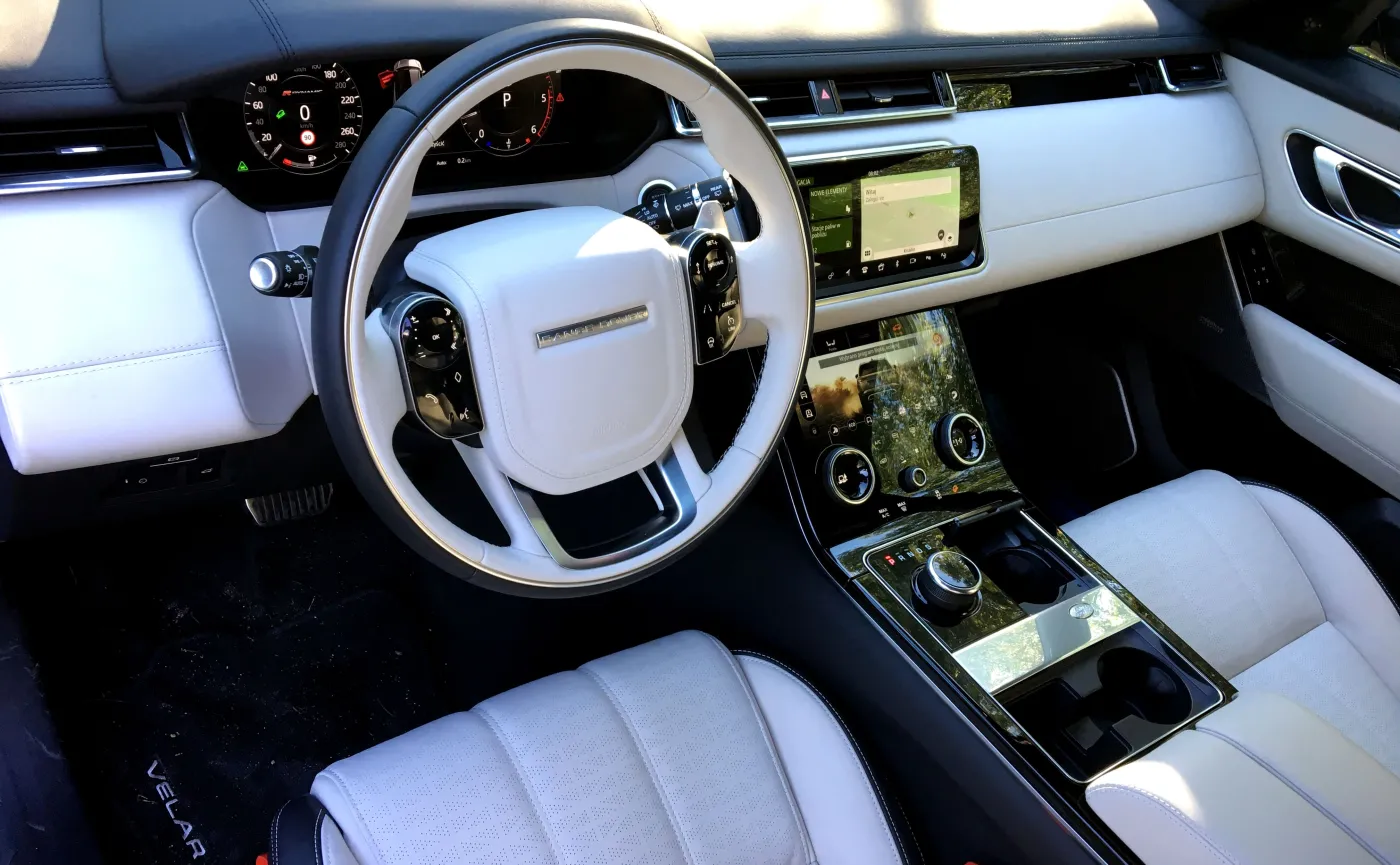 Range Rover Velar D300 HSE First Edition