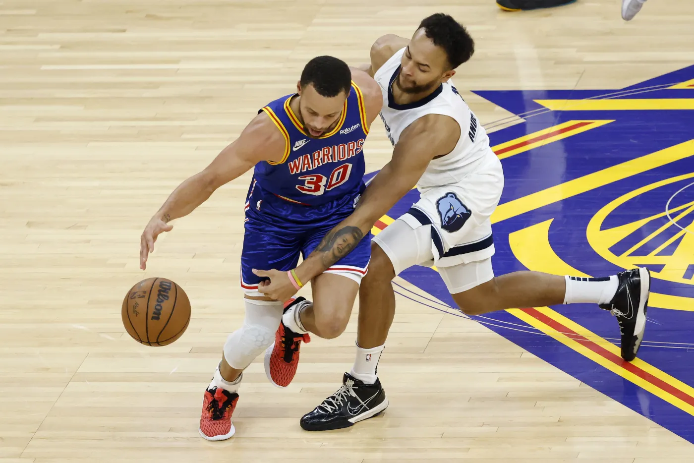 Liga NBA. Strzeleckie popisy Curry'ego i Walkera