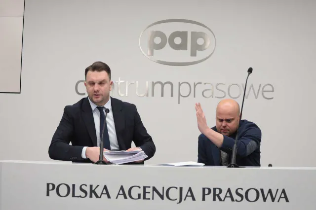 Urlop Łukasza Mejzy. Kiedy poseł może o niego poprosić?