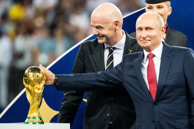 Wiceszef MSZ o decyzji FIFA ws. Rosji: Ci panowie mają w tym jakiś interes, albo są ślepi i głusi