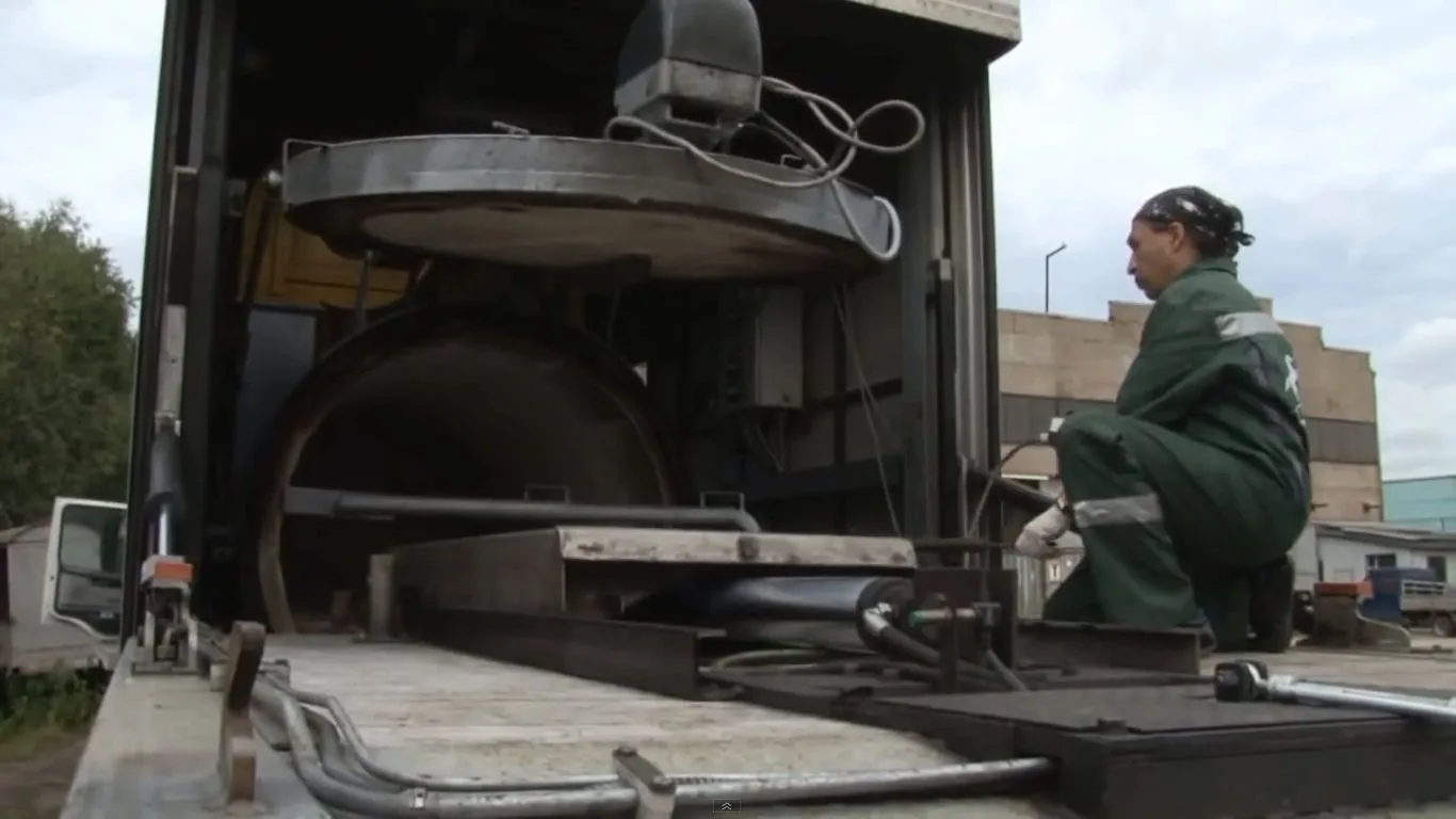 Krematorium w ciężarówce. Rosjanie ciągną makabryczny sprzęt