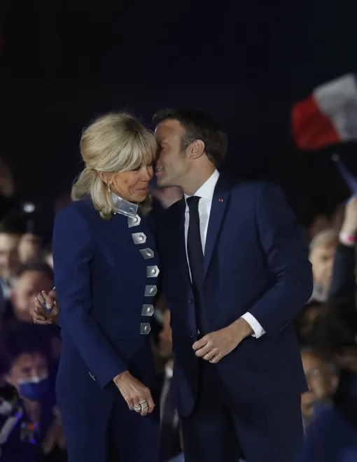 brigitte-macron-emmanuel-macron-37439211.jpg