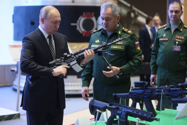 Putin ściąga na Donbas wszystko, co ma