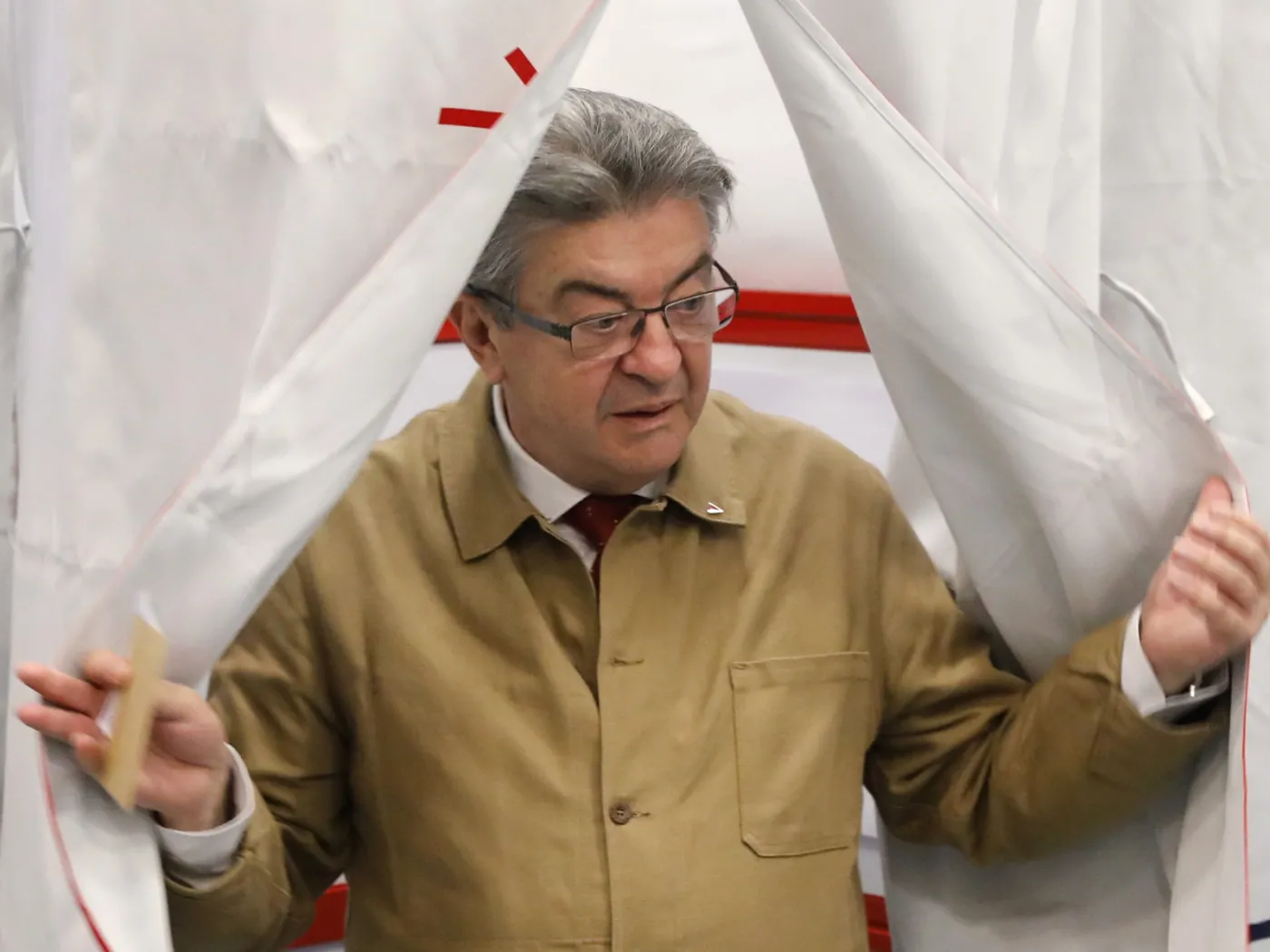 Rywal Macrona tryumfuje. "Partia prezydencka jest pobita i pokonana"