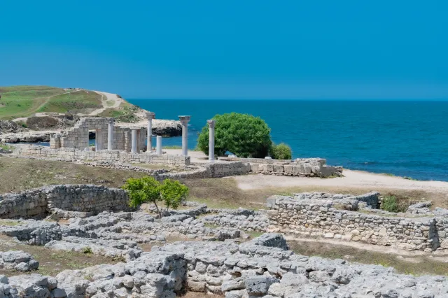 "Rosjanie niszczą archeologiczne dziedzictwo Krymu". Koparki wjechały na teren obiektu z listy UNESCO