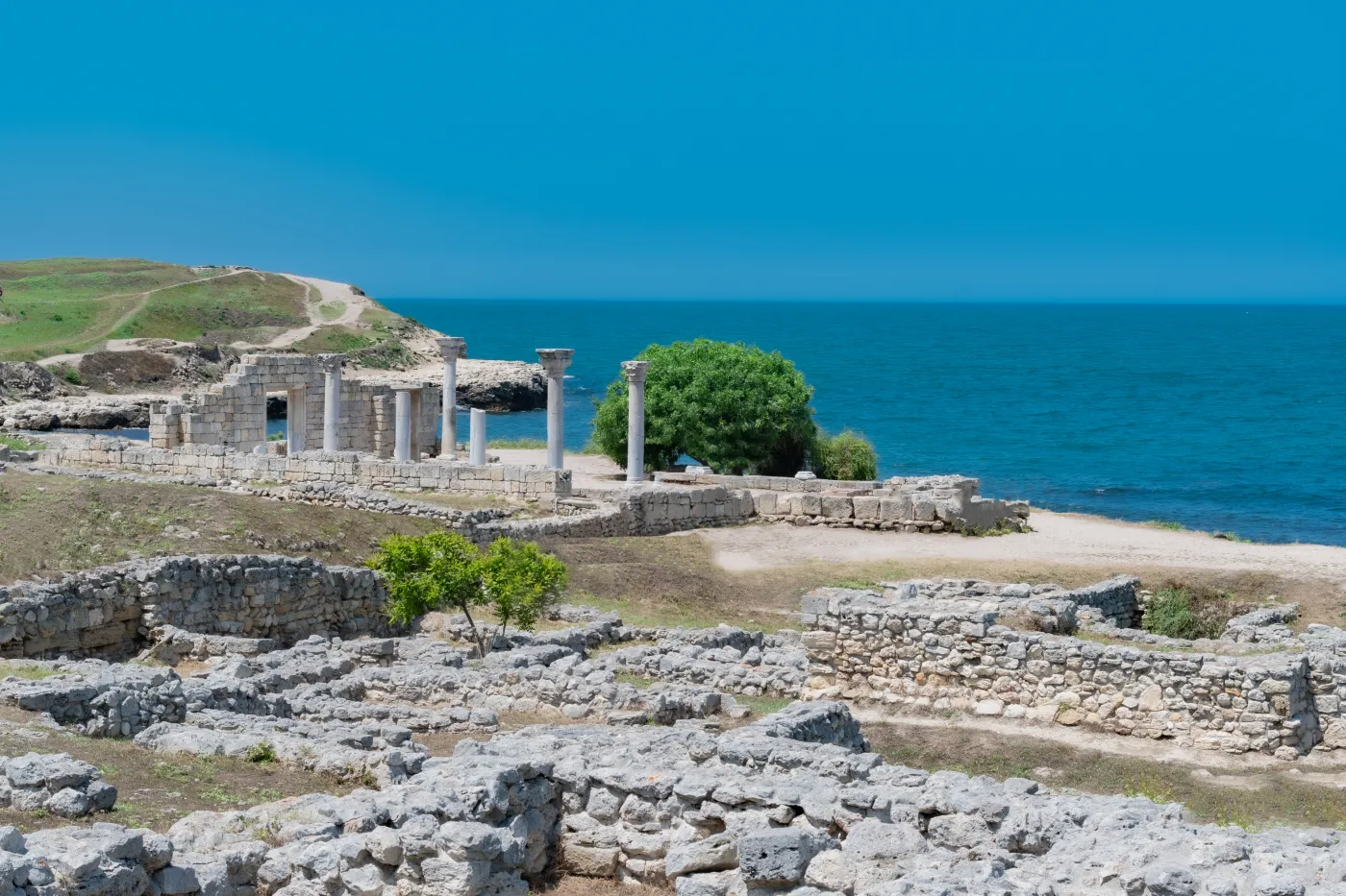 "Rosjanie niszczą archeologiczne dziedzictwo Krymu". Koparki wjechały na teren obiektu z listy UNESCO