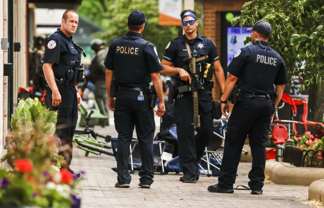 Strzelanina podczas parady pod Chicago. Domniemany sprawca zatrzymany