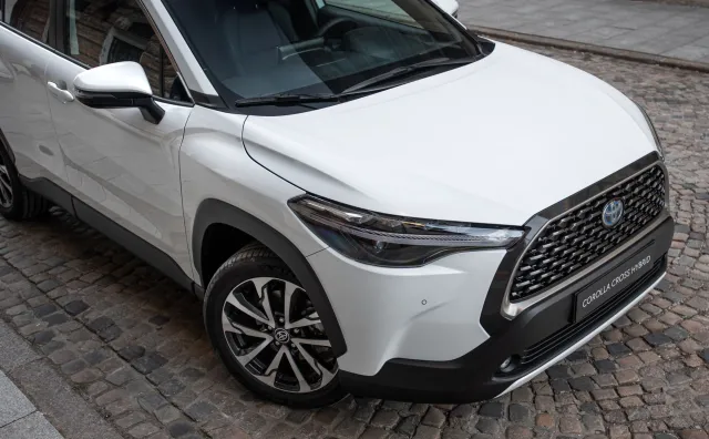 Toyota Corolla Cross i hybryda 5. generacji hitem. Nie tylko spalanie zaskakuje