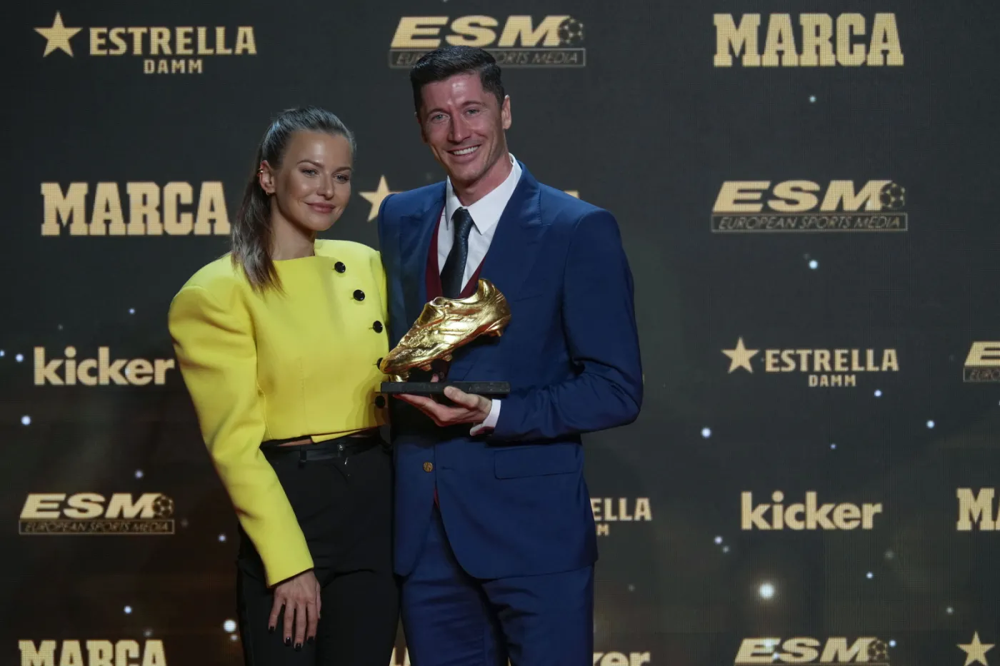 Robert Lewandowski odebrał "Złoty But". Zdobył go drugi raz z rzędu [WIDEO]