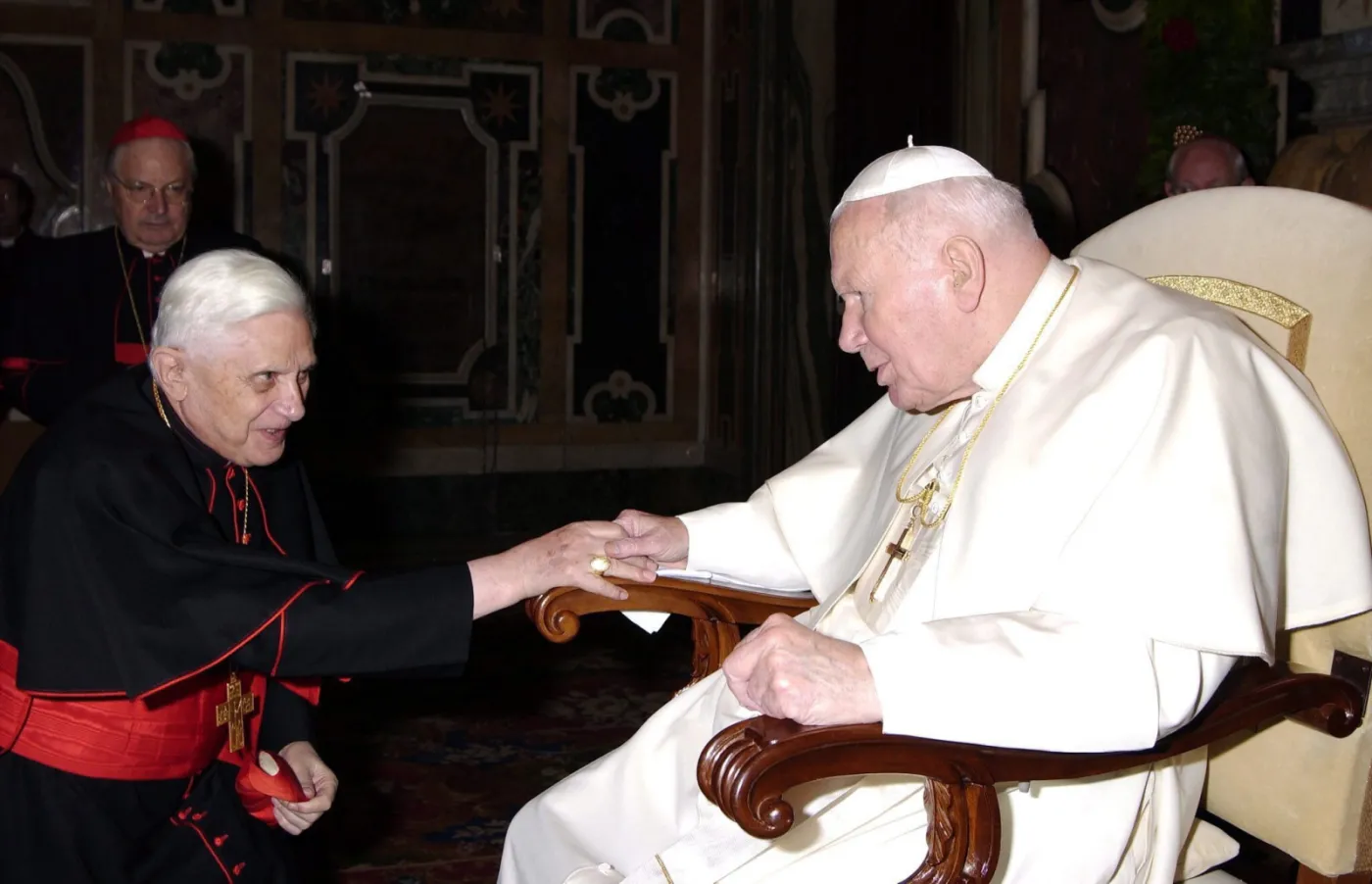 Papież-emeryt Benedykt XVI nie żyje. Kardynał Dziwisz zabrał głos...