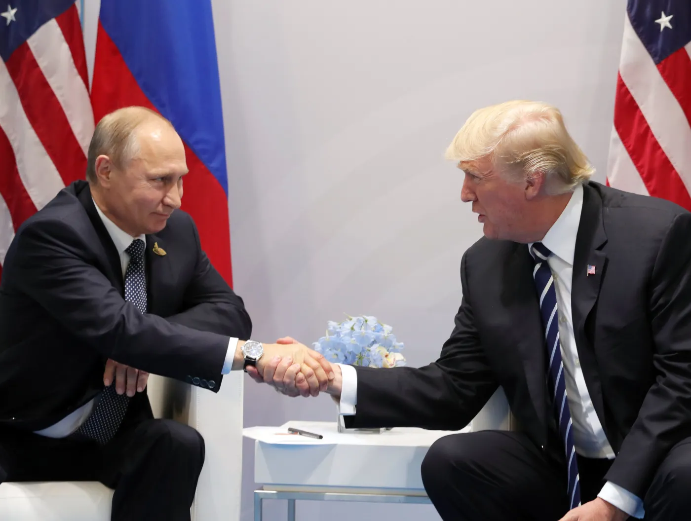 "Spiegel" zaskakuje zestawieniem Putina z Trumpem. "Biden podjął decyzję"