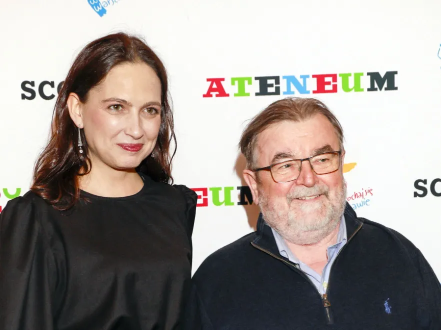 Pierwszy TAKI publiczny przejaw czułości: Anna Cieślak i Edward Miszczak na premierze teatralnej [FOTO]
