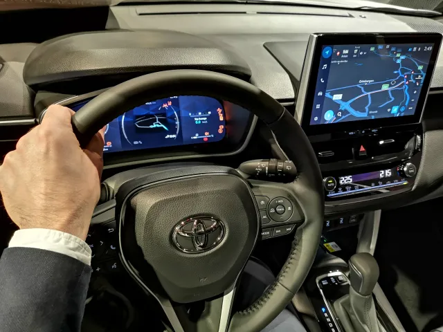 Toyota opracuje nowe paliwo. Benzyna będzie miała konkurencję