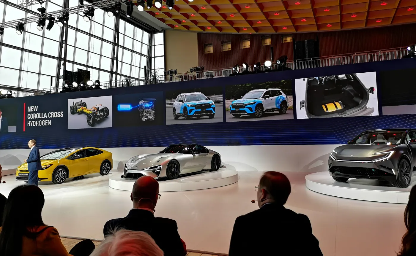 Tak Toyota Corolla Cross ratuje silnik spalinowy. Benzynę zastąpi wodór