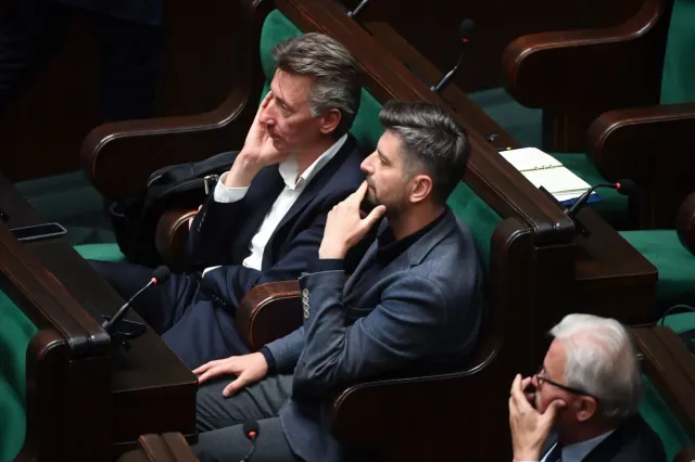 Burzliwa debata ws. relokacji migrantów. "Rząd sobie nie poradził"