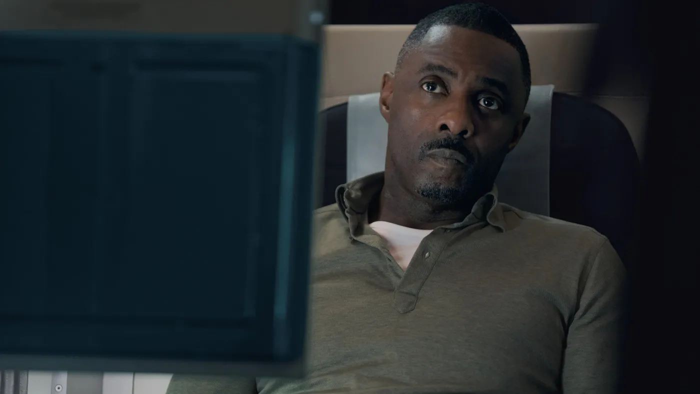 Idris Elba w serialu "W powietrzu"