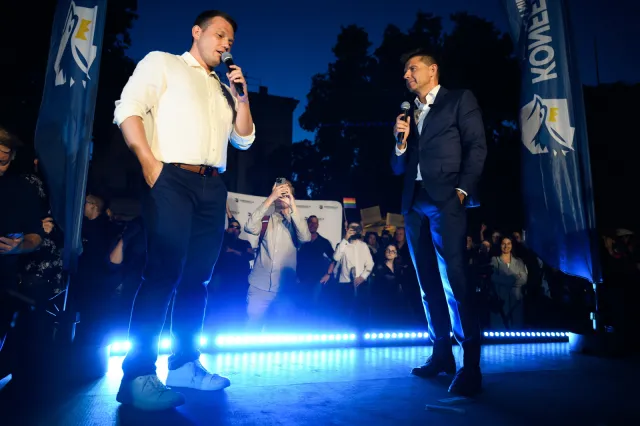 "Nie chcę skończyć jak Lepper". Mentzen zaprosił na scenę Petru. No i się zaczęło...