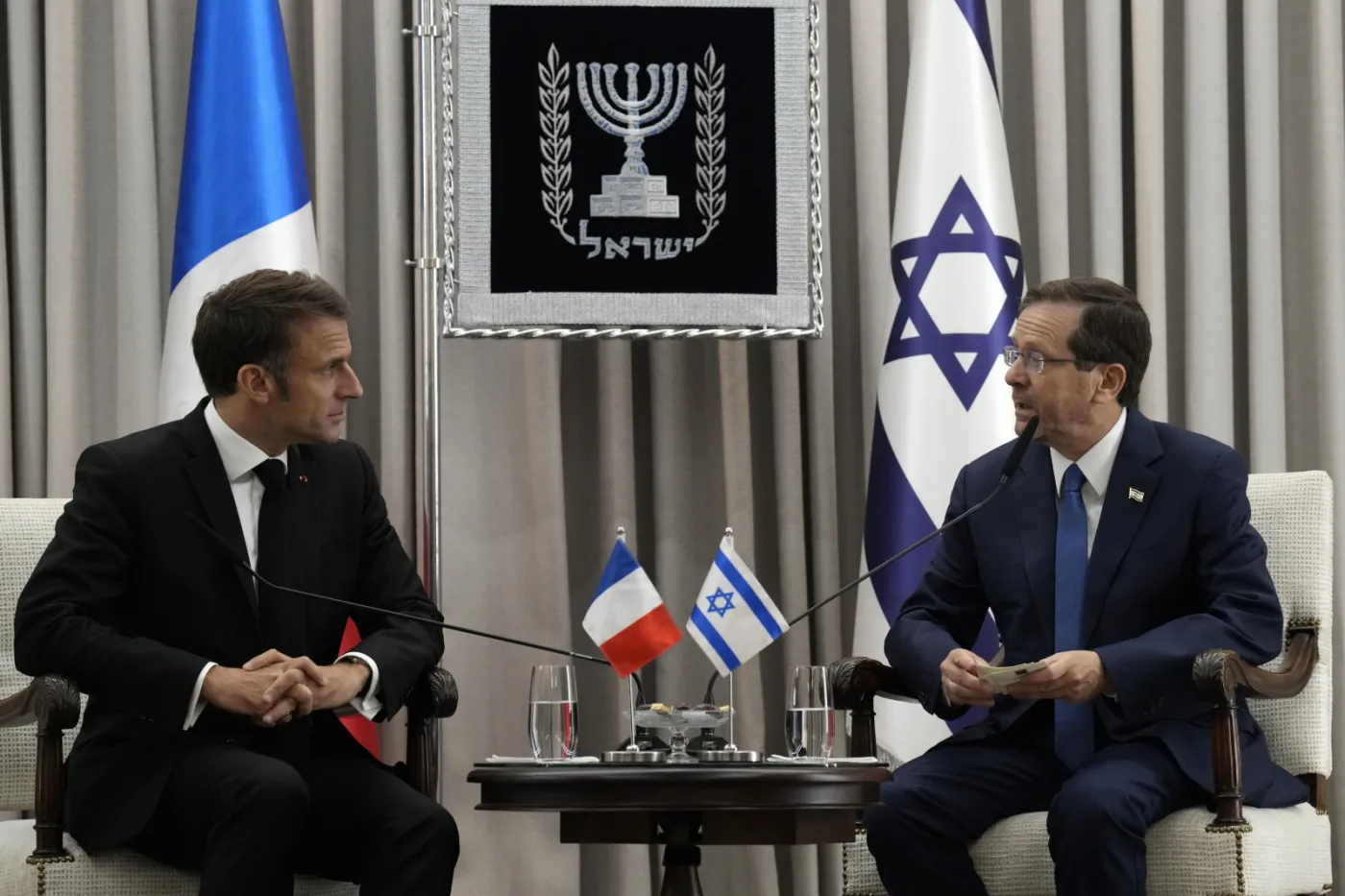 Emmanuel Macron i Isaac Herzog