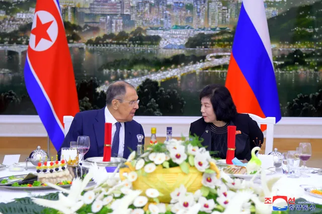 Ławrow z wizytą w Korei Północnej. Dziękuje za "pryncypialne wsparcie"