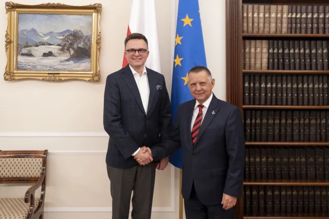 Hołownia spotkał się z Banasiem. O czym rozmawiali?
