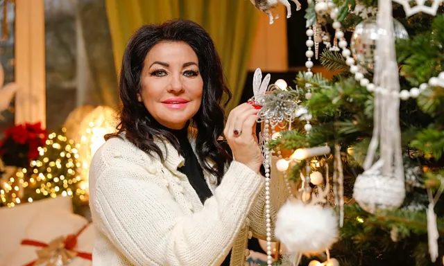Tak Alicja Węgorzewska przystroiła dom na święta. Wszędzie choinki i złote ozdoby [FOTO]