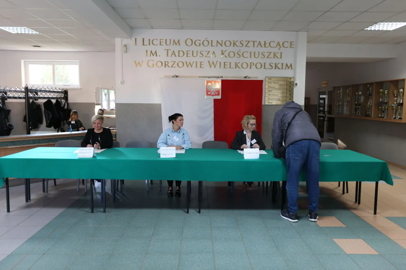 Ruszyła druga tura wyborów. Do obsadzenia 748 stanowisk