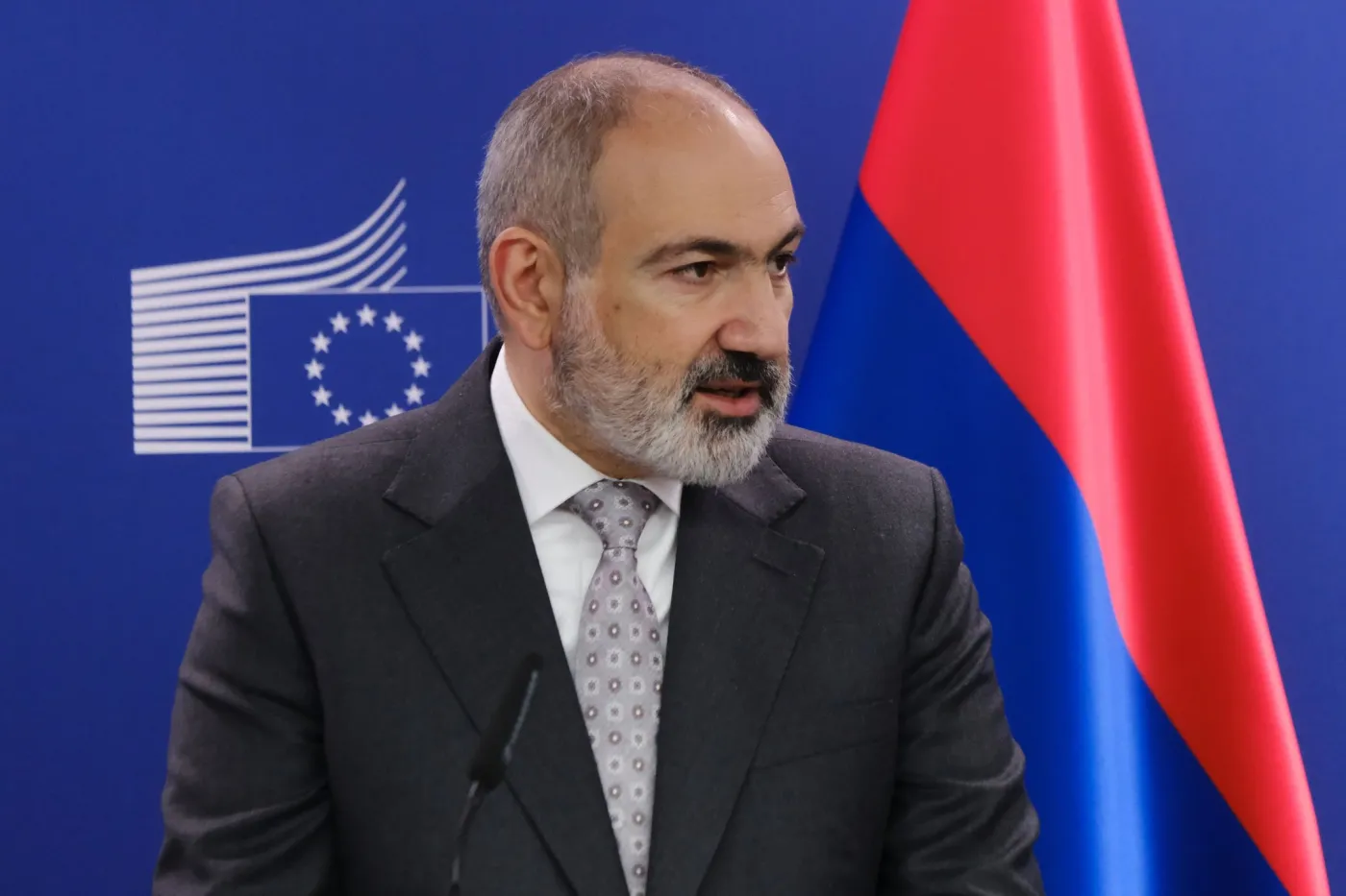 Premier Armenii ledwo uszedł z życiem. Awaryjne lądowanie śmigłowca