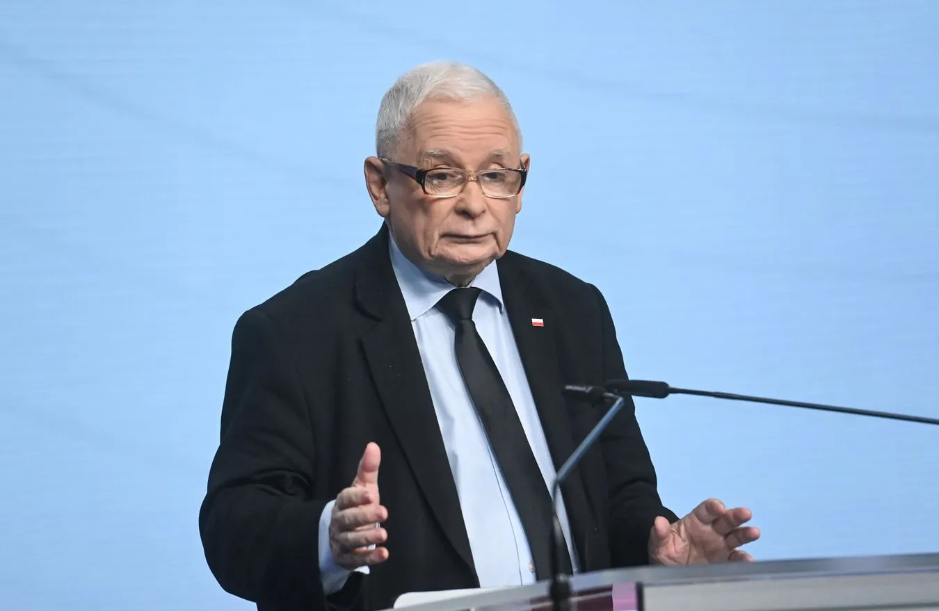 Zatrzymanie księdza. Jarosław Kaczyński grzmi i mówi o "torturach"
