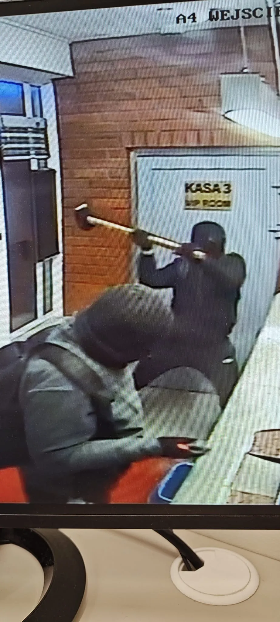 Napadli na kantor w Szczecinie