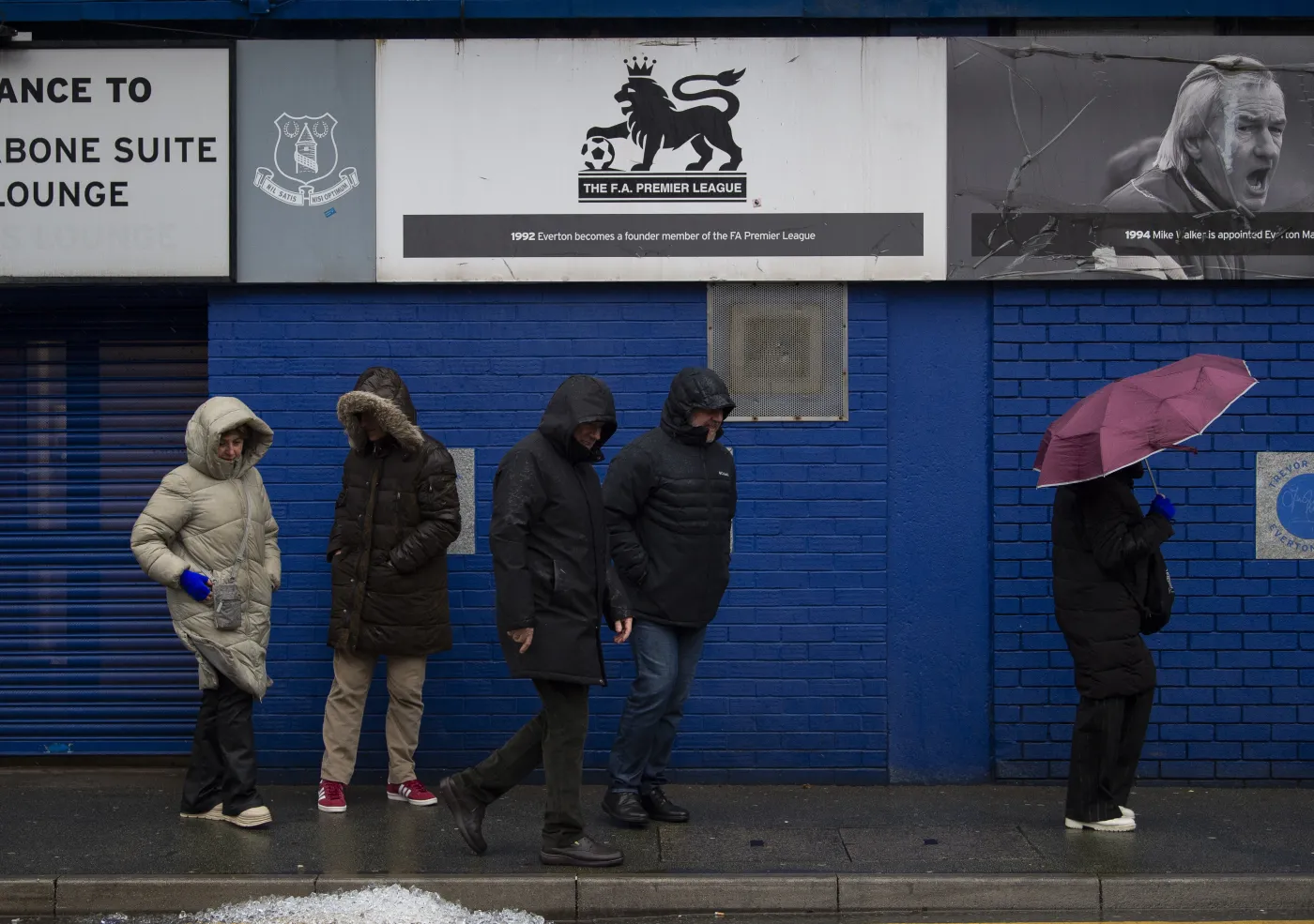 Kibice pod stadionem Evertonu