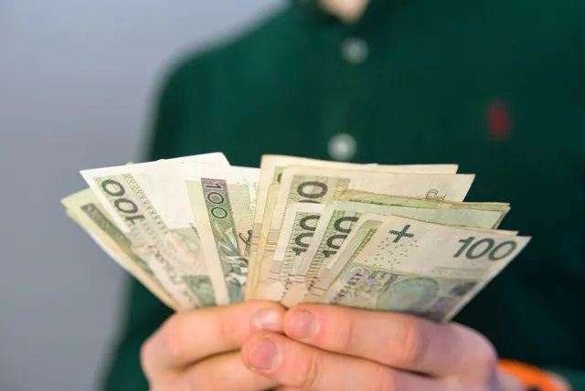 Nowe zasady i stawki od 2025 roku. Ponad 4000 zł co miesiąc: renta + dodatek
