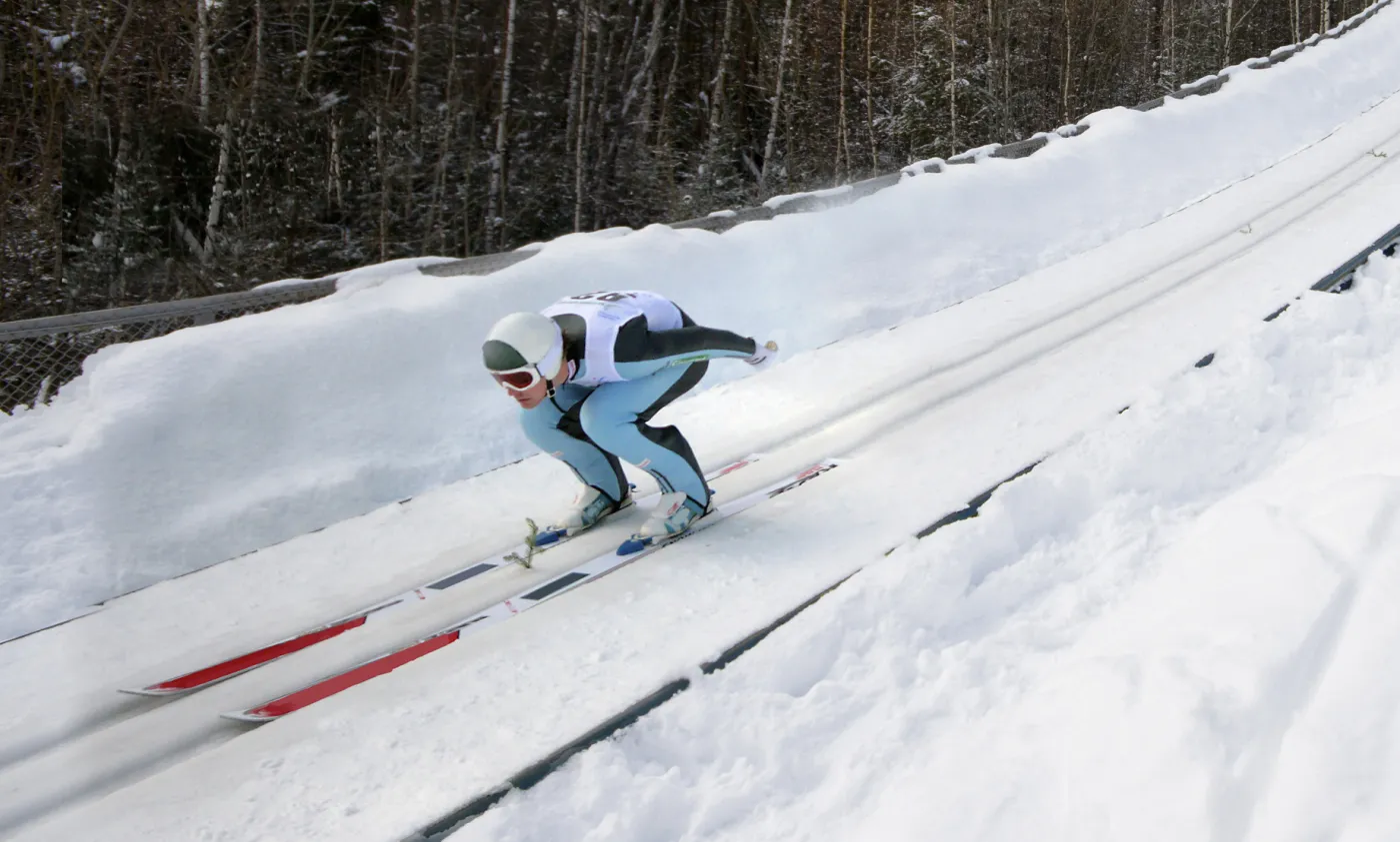 Polak na piątym miejscu w skokach narciarskich. Zwycięstwo Schlierenzauera