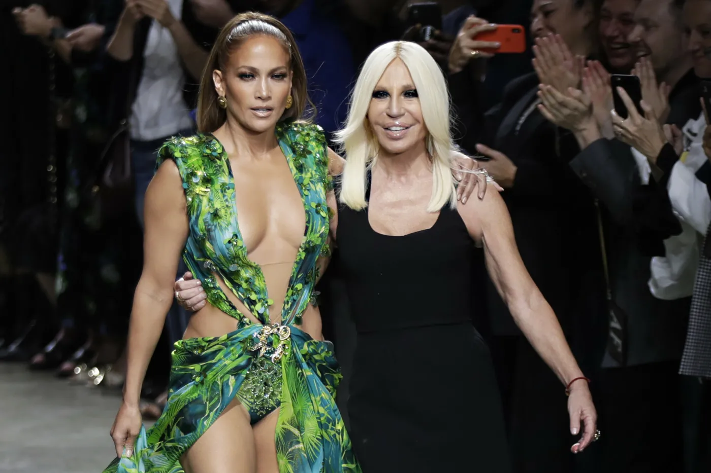 Jennifer Lopez, Donatella Versace