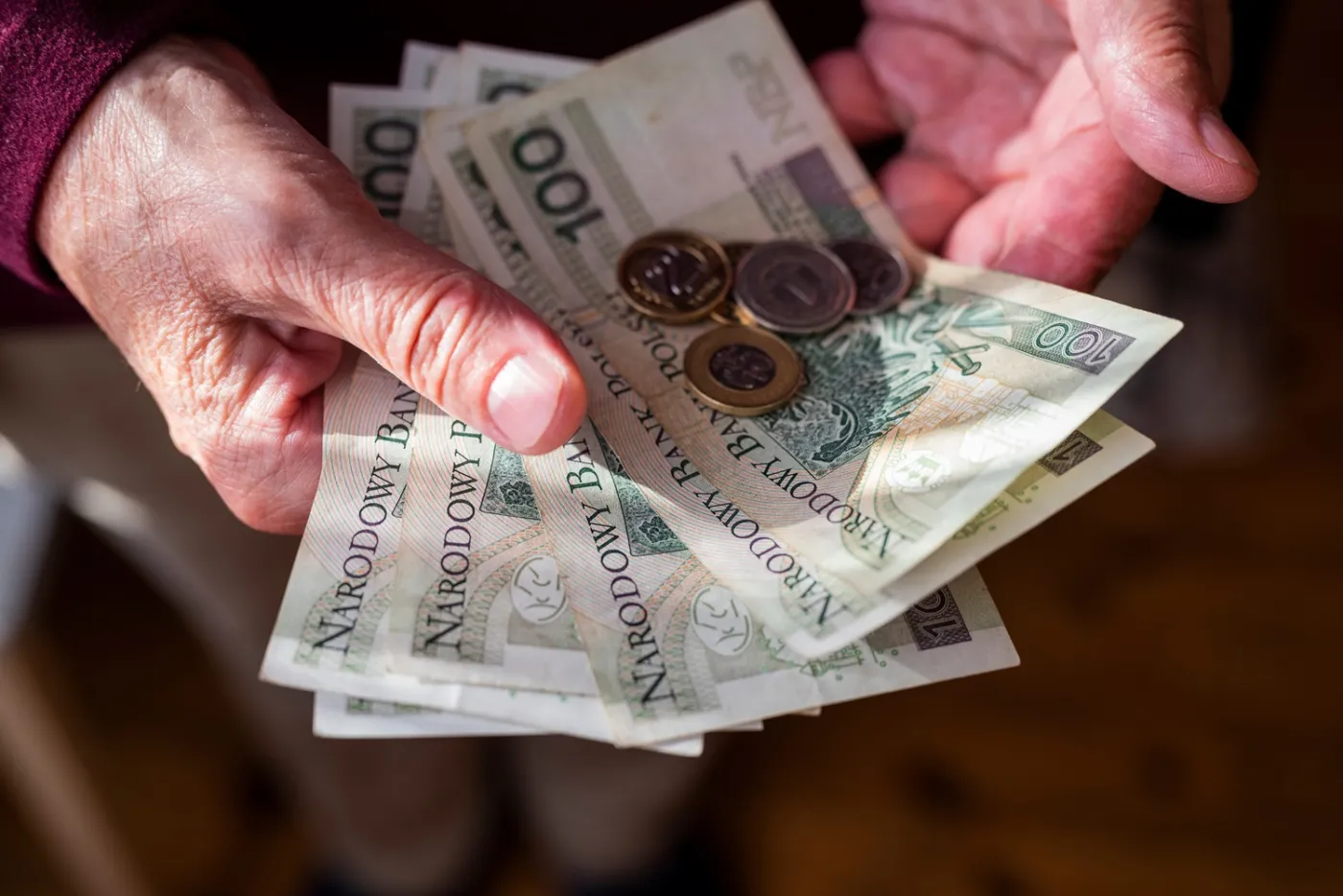 Masz 60 lat i 10 lat staży pracy? Taką emeryturę z ZUS dostaniesz