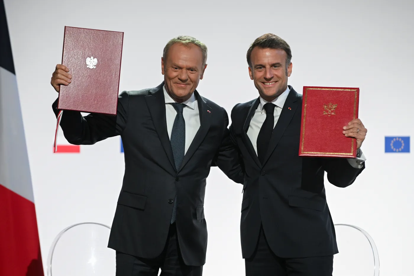 Tusk i Macron podpisali Traktat polsko-francuski. Co zawiera?