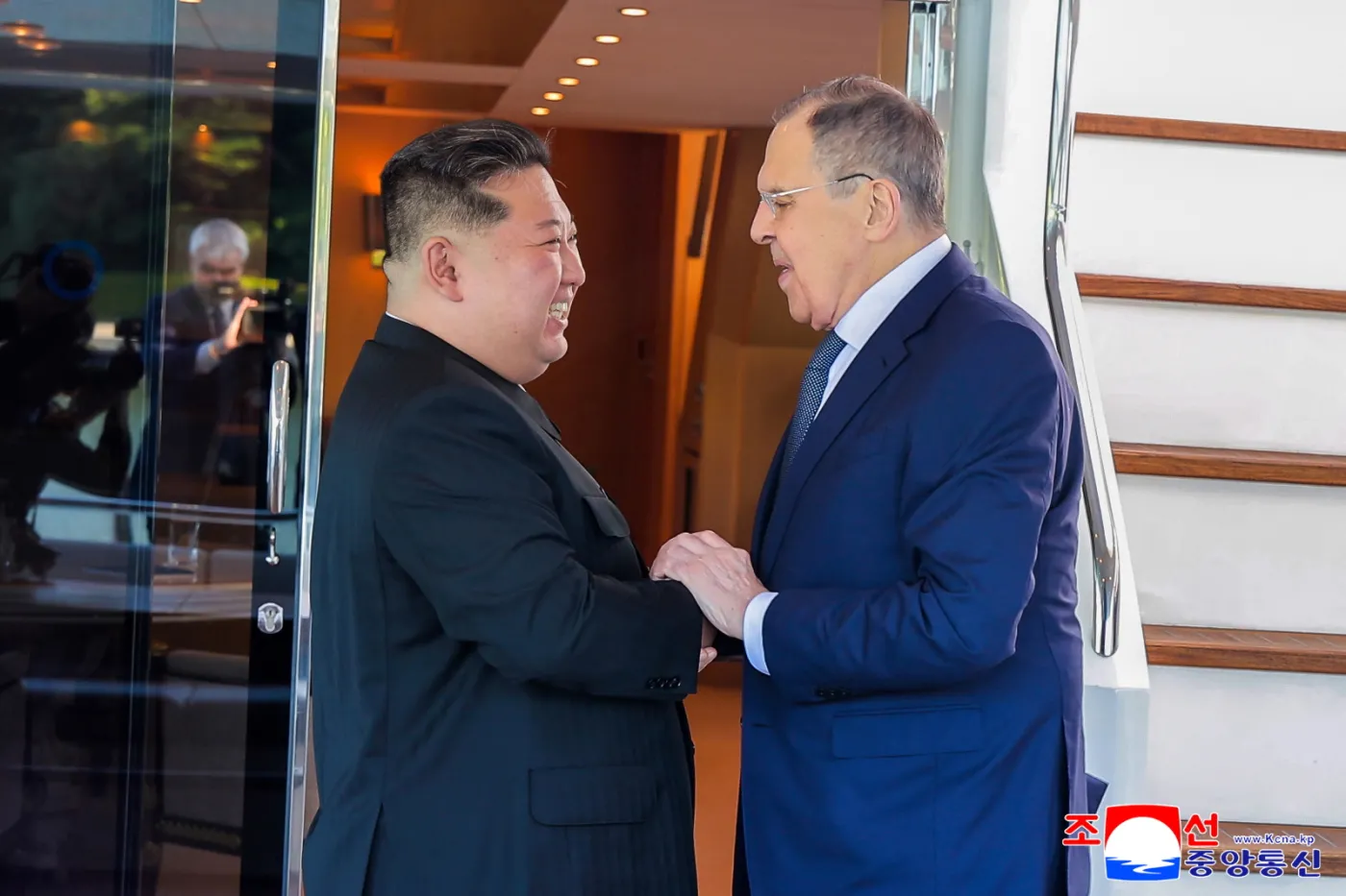 Siergiej Ławrow spotkał się z Kim Dzong Unem. Padły słowa o "bezwarunkowym poparciu"