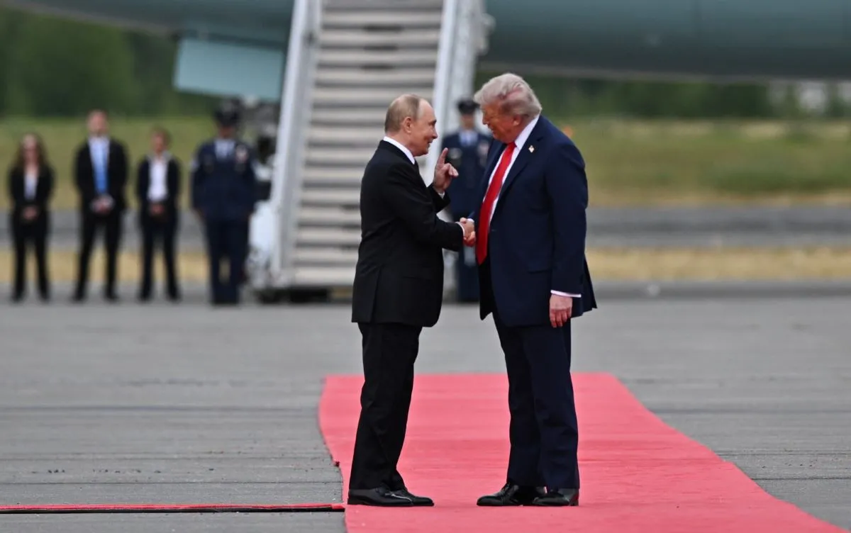 Trump zdał raport po spotkaniu z Putinem. Rozmawiał m.in. z Nawrockim, Zełenskim i Macronem