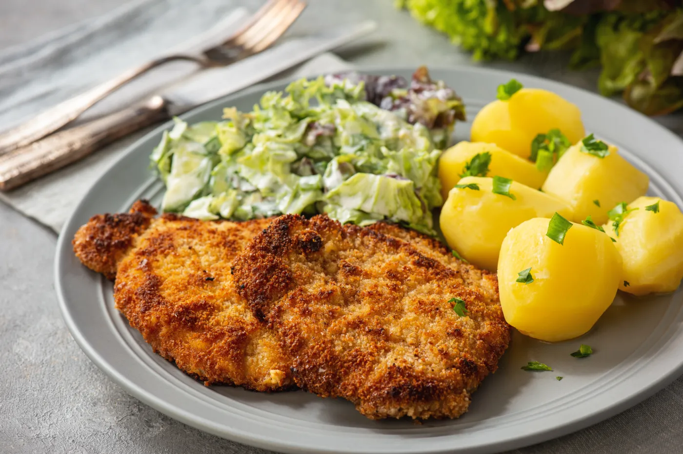 kotlet schabowy obiad ziemniaki