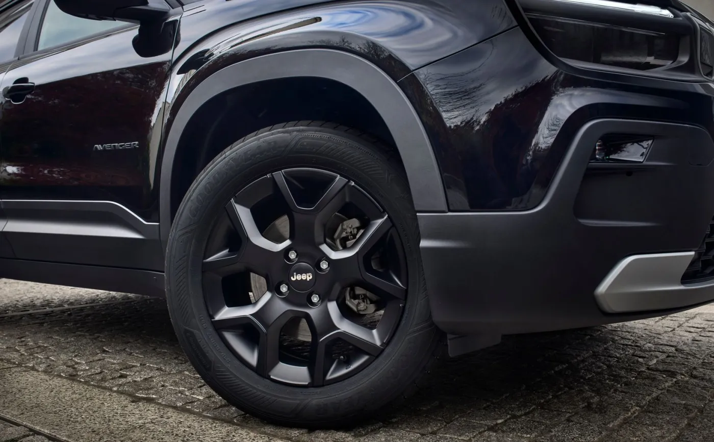 Nowy Jeep Avenger Black Edition