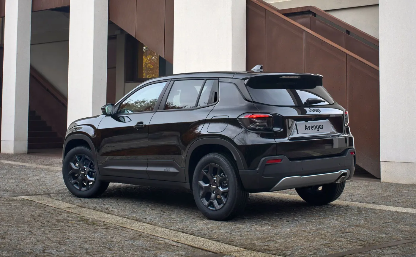 Nowy Jeep Avenger Black Edition