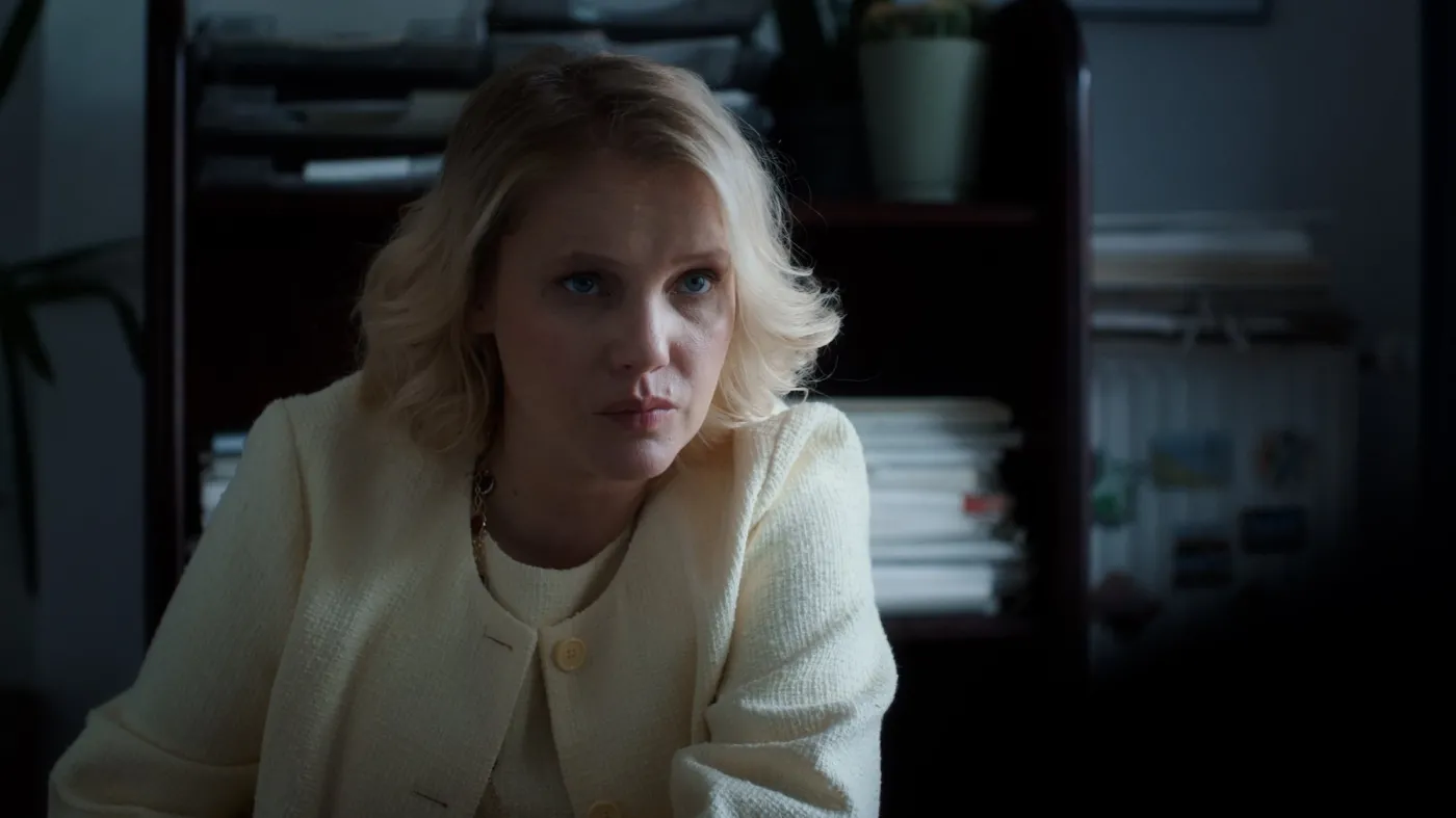 Joanna Kulig w serialu "Proud"