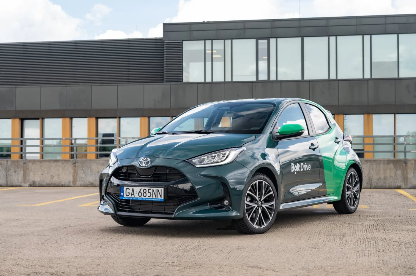 Hybrydowa Toyota w Bolt Drive