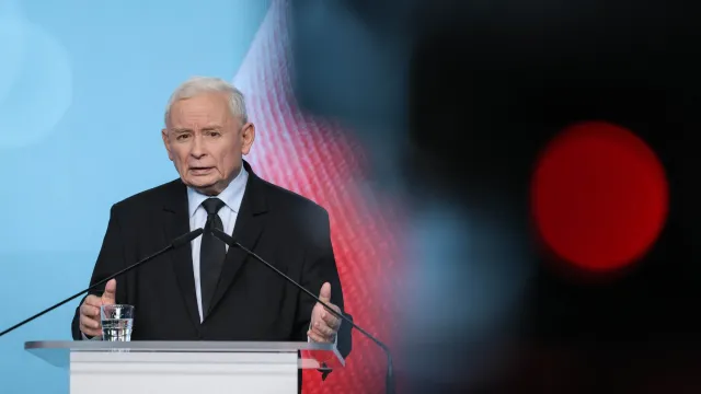 Jarosław Kaczyński wie, kto stoi za atakami nożowników w szkołach. "To nie jest przypadek"