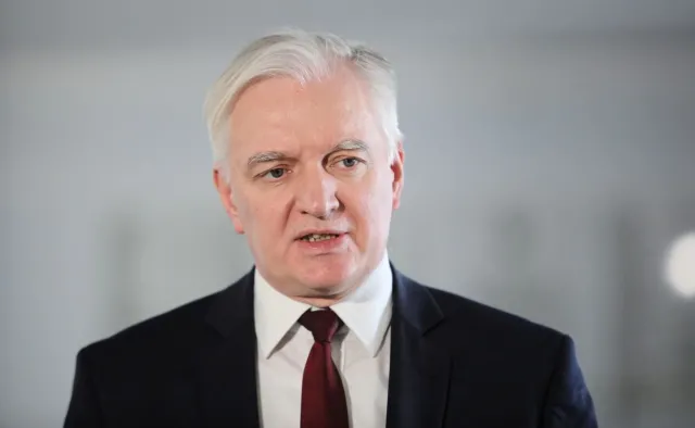 Polski test na koronawirusa. Gowin zwróci się o odznaczenia państwowe dla zespołu