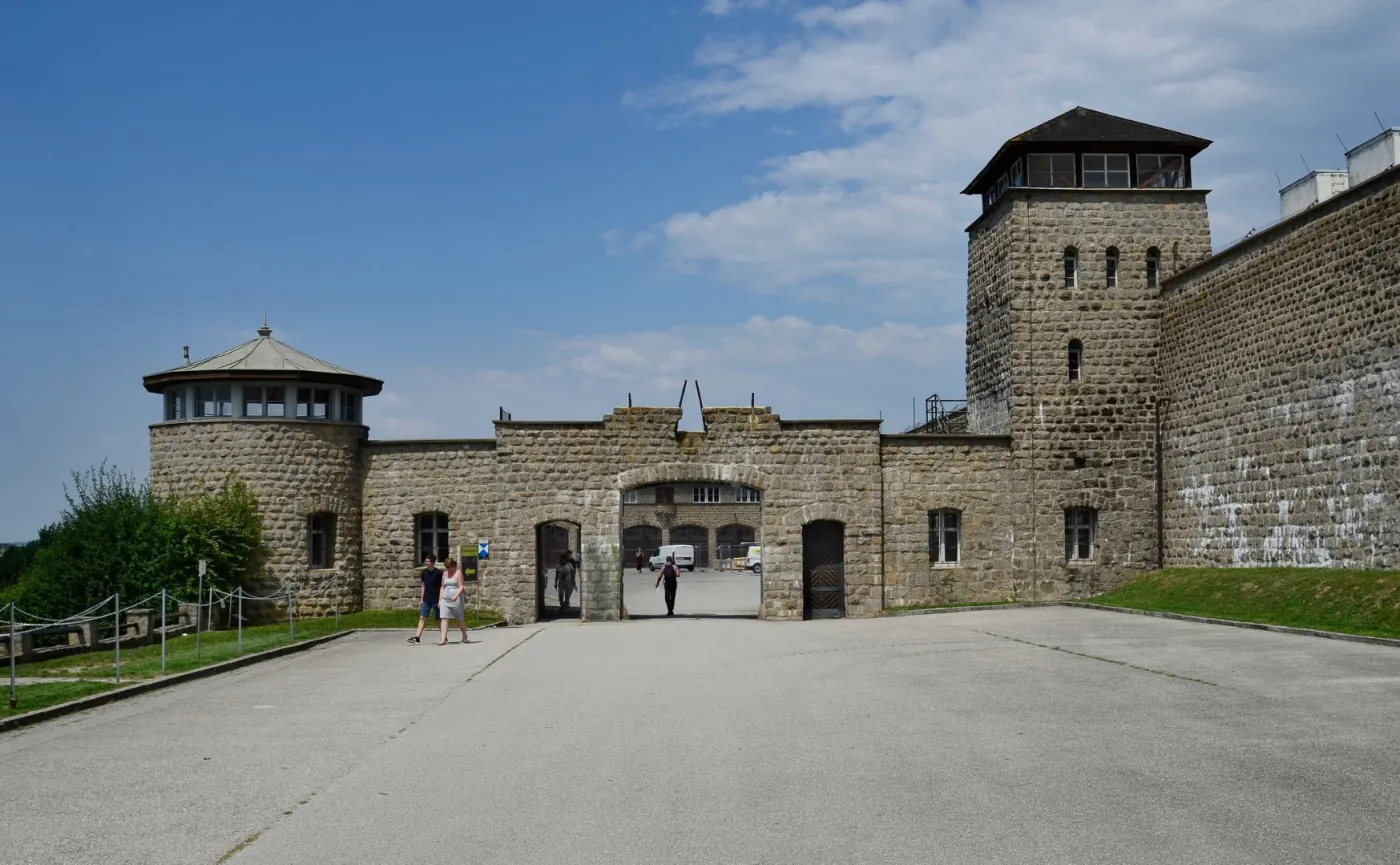 Brama  byłego niemieckiego obozu śmierci w Mauthausen