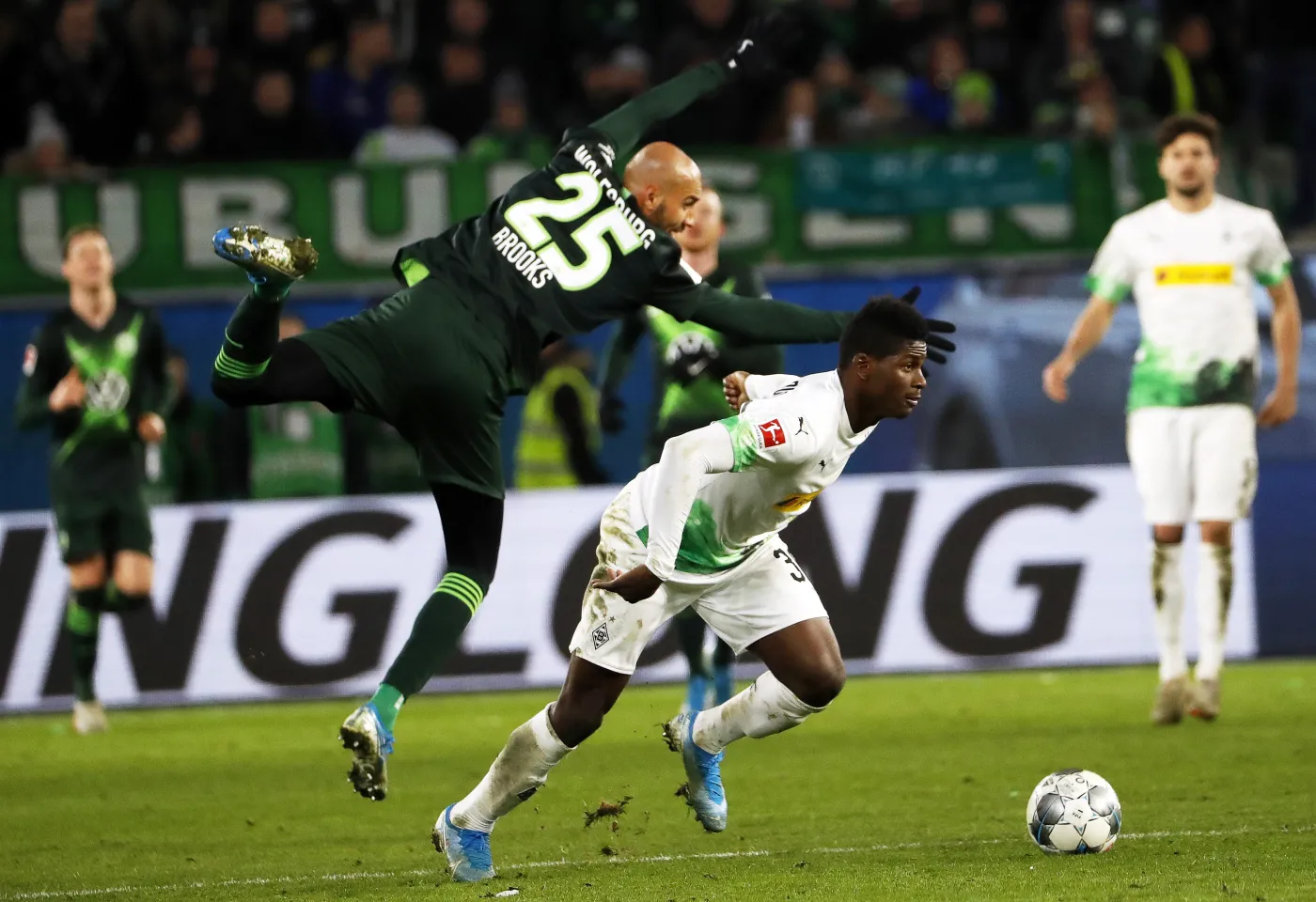 Liga niemiecka: Borussia stracił gola w doliczonym czasie gry. RB Lipsk nowym liderem