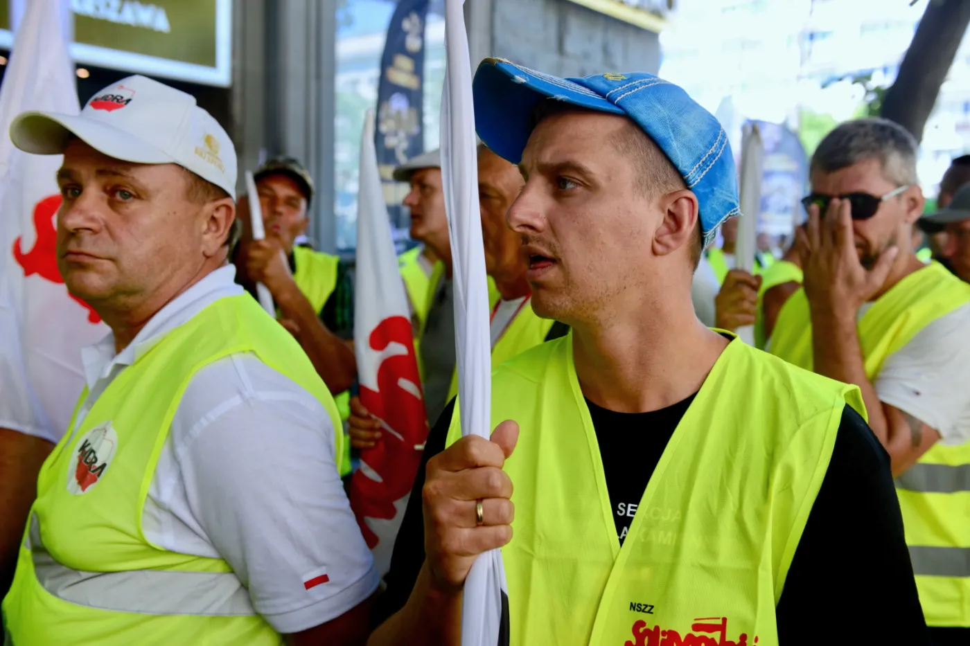 Pikieta pracowników PGE S.A.: Związkowcy zażądali wprowadzenia polityki energetycznej opartej na polskim węglu
