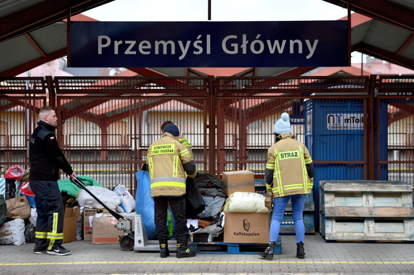 Borrell: UE musi przygotować się na przyjęcie około 5 mln osób z Ukrainy