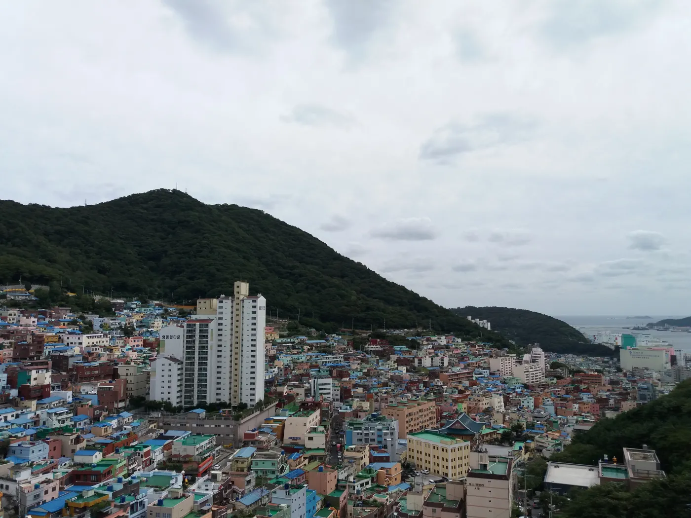 Korea Płd. ogłosiła nawrót pandemii. Liczba zachorowań rośnie też w w Japonii i Chinach