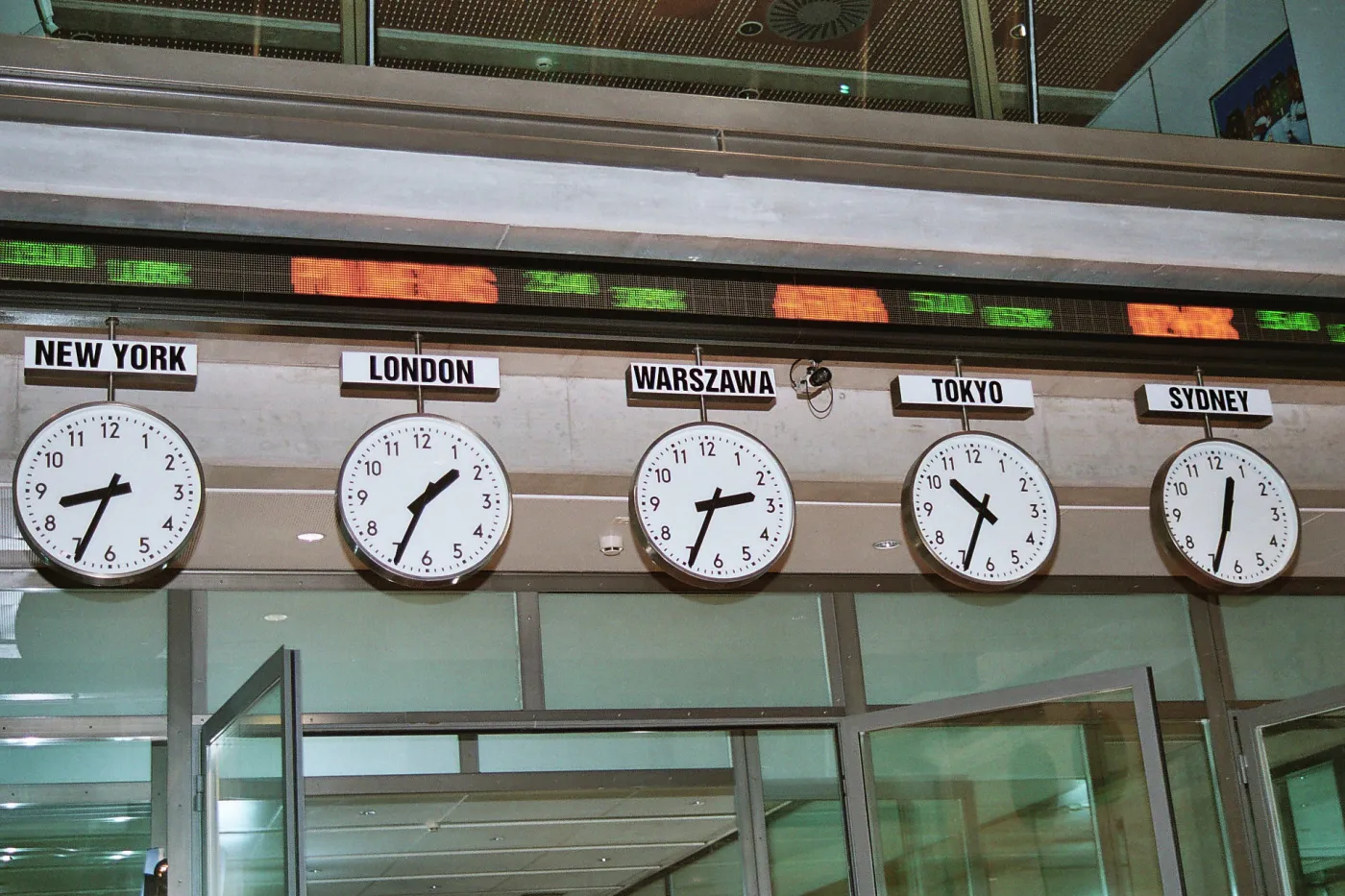 GPW próbuje się bronić. Indeks WIG20 w górę o 0,84 proc.